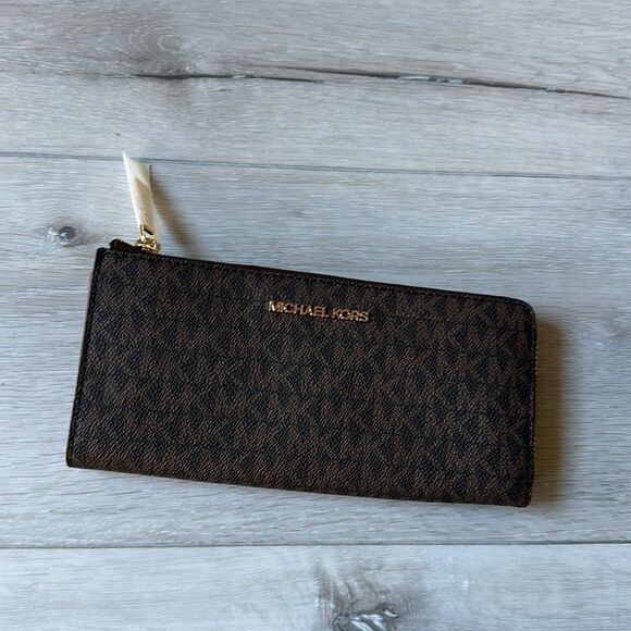 MICHAEL KORS OUTLET Jet Set Travel Large Logo Quarter-Zip Wallet NWT in packag - Picture 4 of 6